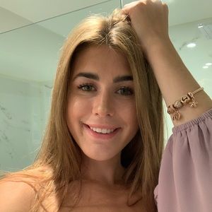 Meet your Posher, Nina